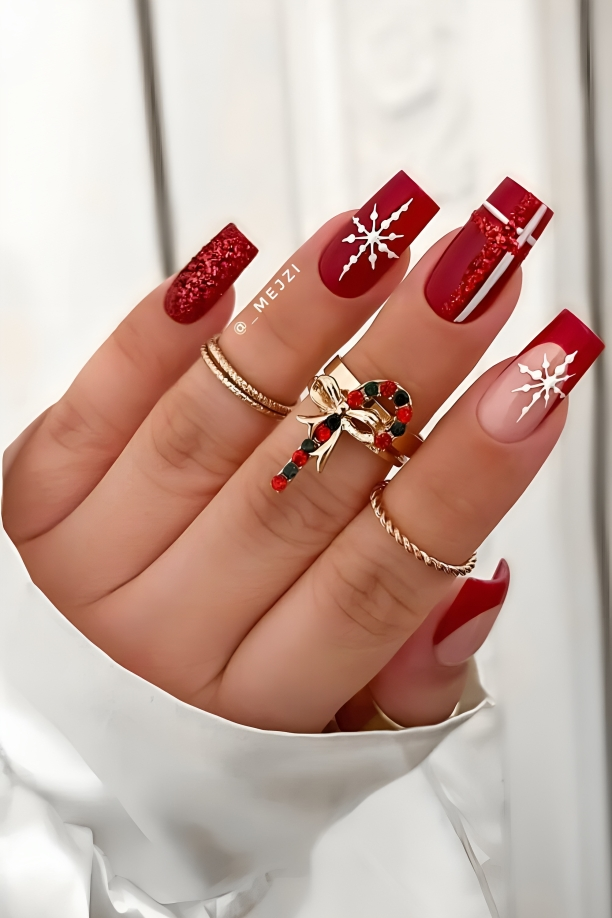 25 Inspirações de unhas decoradas para o Natal